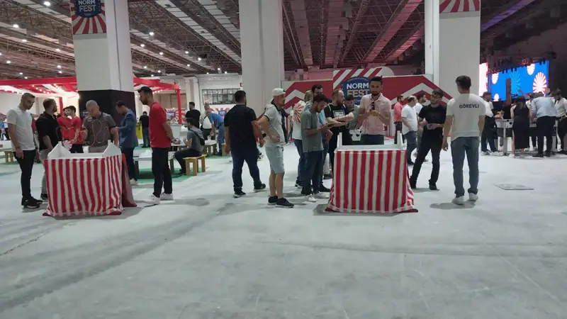Giant Board Games2