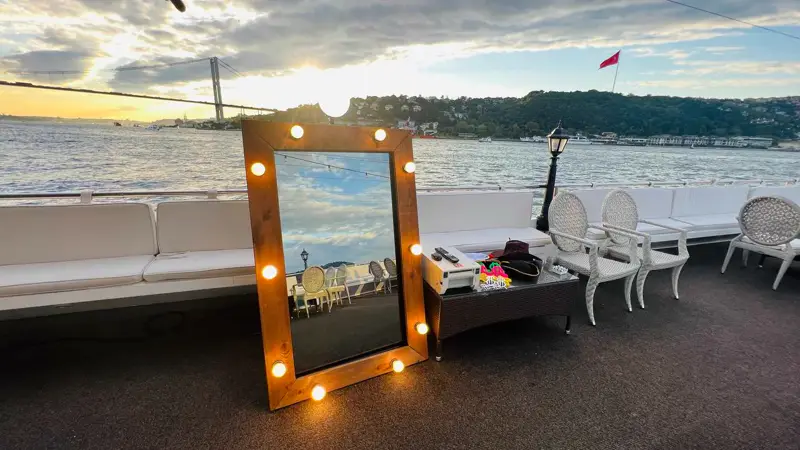 MirrorBooth2
