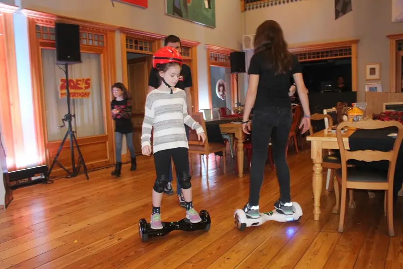 Walking Ginger – Hoverboard – Masaj2